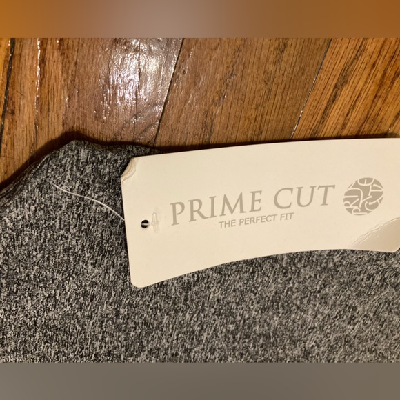 *SOLD*. Prime cut the perfect fit one size fits all stretchy tank top BNWT - Picture 3 of 5